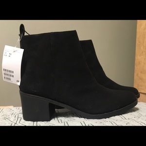 NEW! Black Ankle Boots w/ Zipper size 9.5 $35